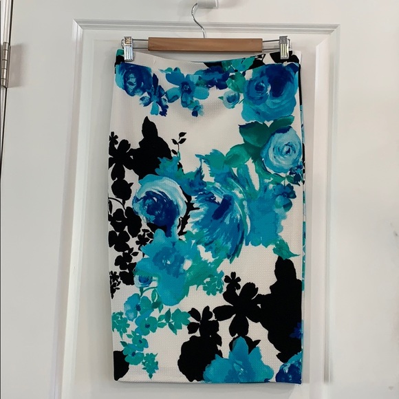 REMOVING ITEM FROM POSH ON APRIL 30 
High waisted midi skirt - Picture 1 of 3